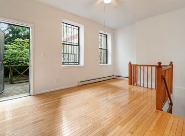 186 W 9th apt 1 bdrm