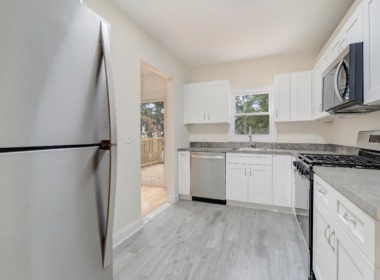 9130 Park Ln S kitchen