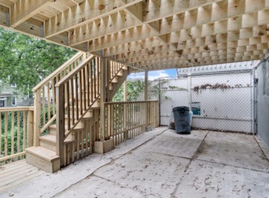 9130 Park Ln S patio