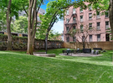 505 Court St;2R outdoor space